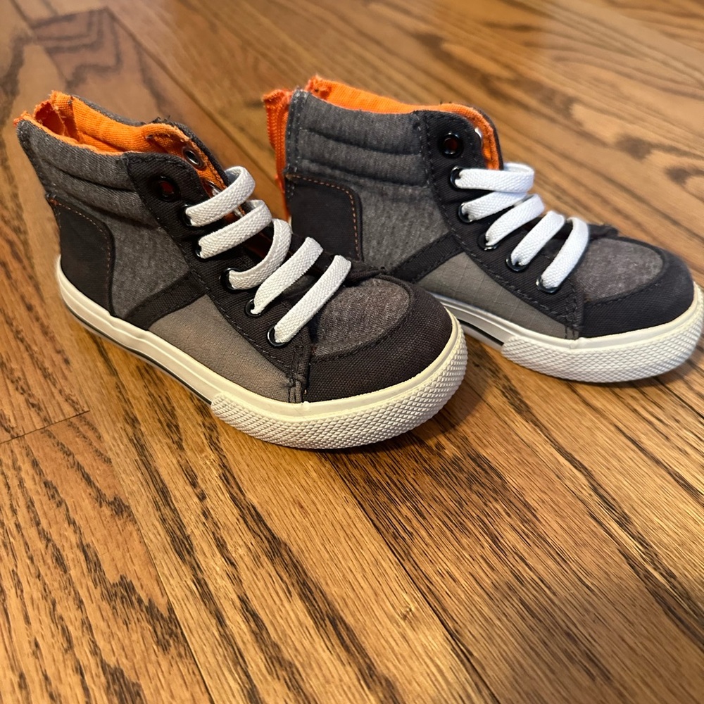 Stylish Kids High-Top Sneakers - Gray and Orange